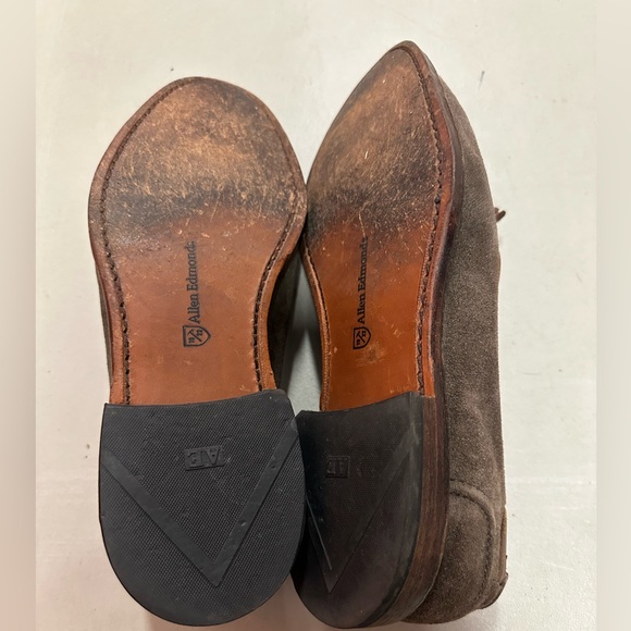 Allen Edmonds ACHESON Brown Suede Tassel Loafers
Size 7